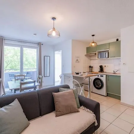 T2 Renove Avec Parking Et Piscine Lägenhet *
