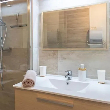T2 Renove Avec Parking Et Piscine *